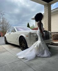 Photo of Limo and Bride